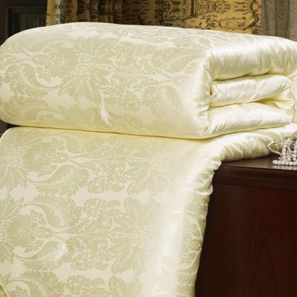 Mulberry Silk Duvet Cover + Shams In Buttercream King - Picture 3 of 5